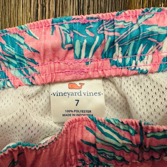 Boys Vineyard Vines Swim Trunks size 7 - Picture 3 of 3